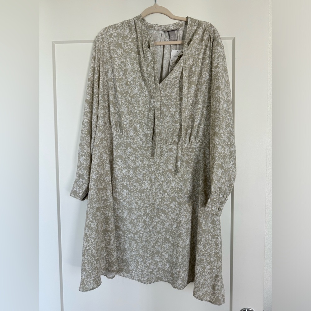 Long sleeve floral print dress